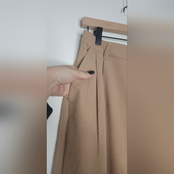 Backyard Roses Tan Trousers - Picture 2 of 5